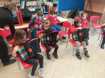 I bambini della Scuola dell'Infanzia Montello di Bari
